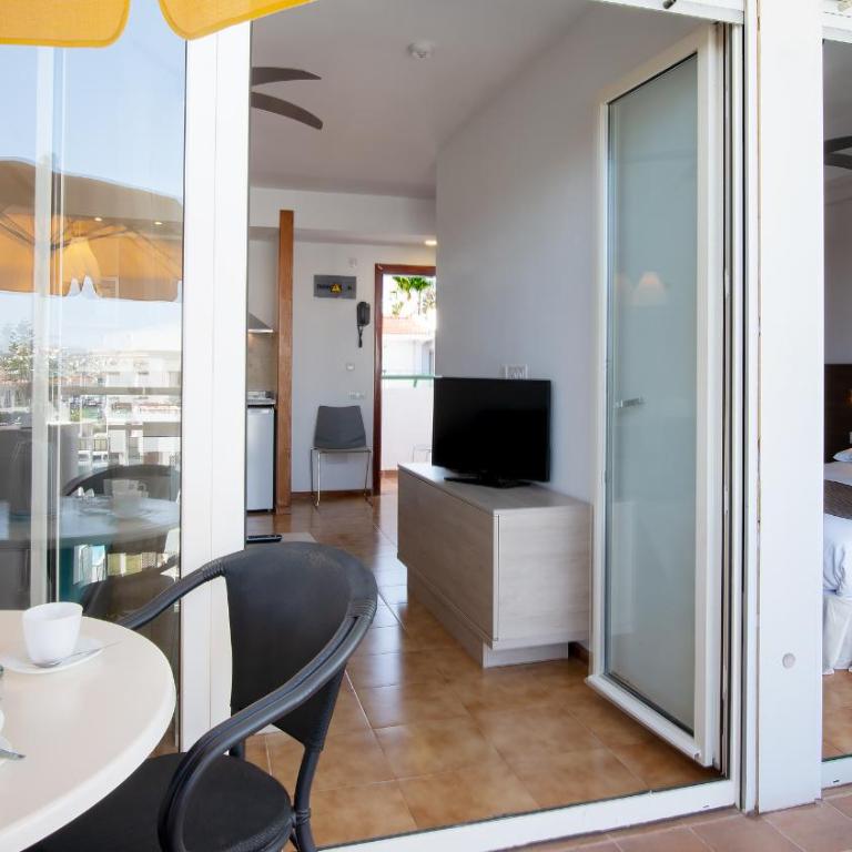 Apartamentos Montemayor - Apartamento de 1 dormitorio - 10