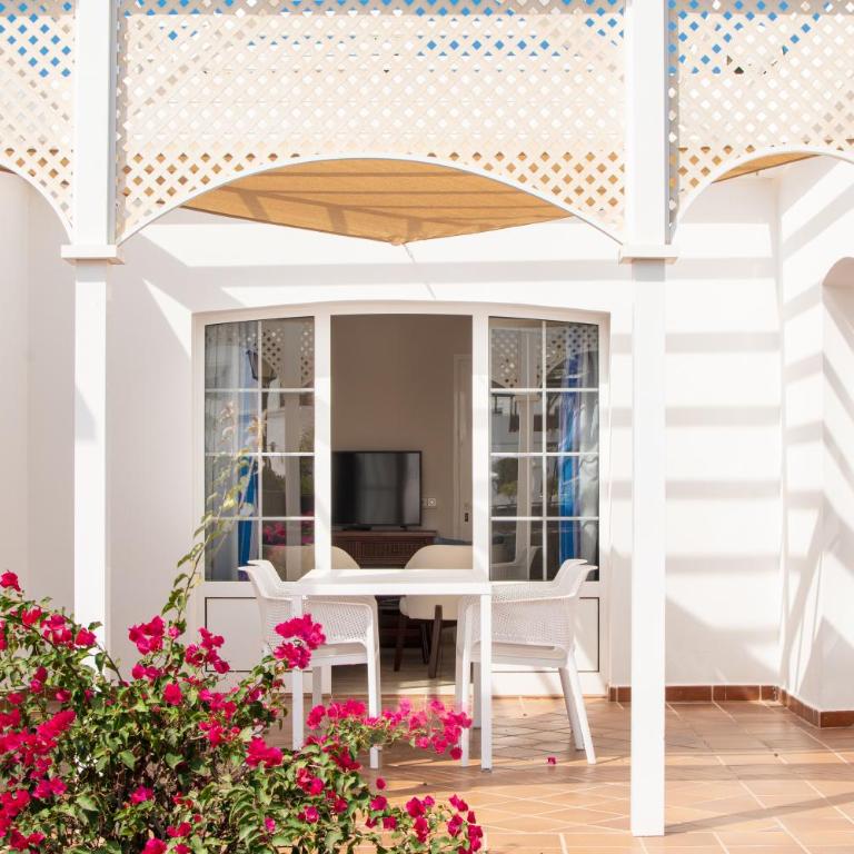 Apartamentos LIVVO Coloradamar - Two-Bedroom Apartment with Bali Bed - 5