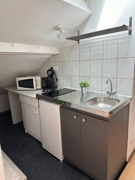 Petit Loft Centre Ville Historique proche GARE TGV - Apartamento de 1 dormitorio - 24