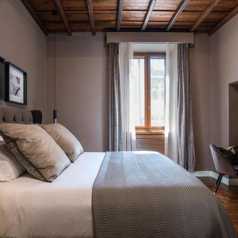 Easydomus Rome - Deluxe Five-Bedroom Apartment - Address: via Frattina 128 - 7