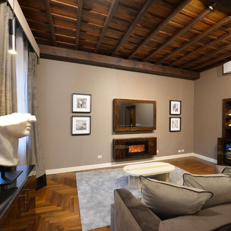 Easydomus Rome - Deluxe Five-Bedroom Apartment - Address: via Frattina 128 - 9