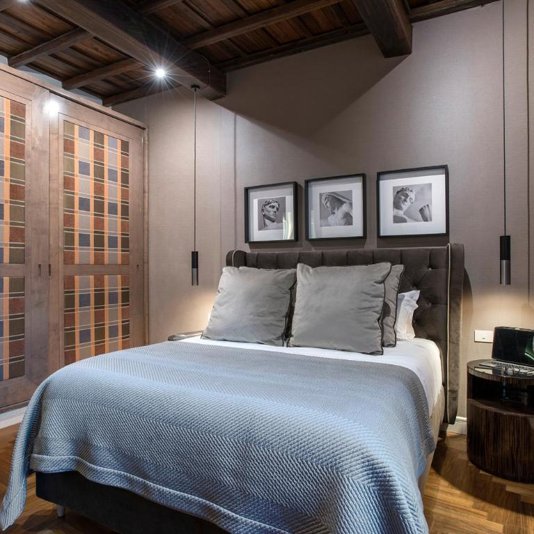 Easydomus Rome - Deluxe Five-Bedroom Apartment - Address: via Frattina 128 - 12