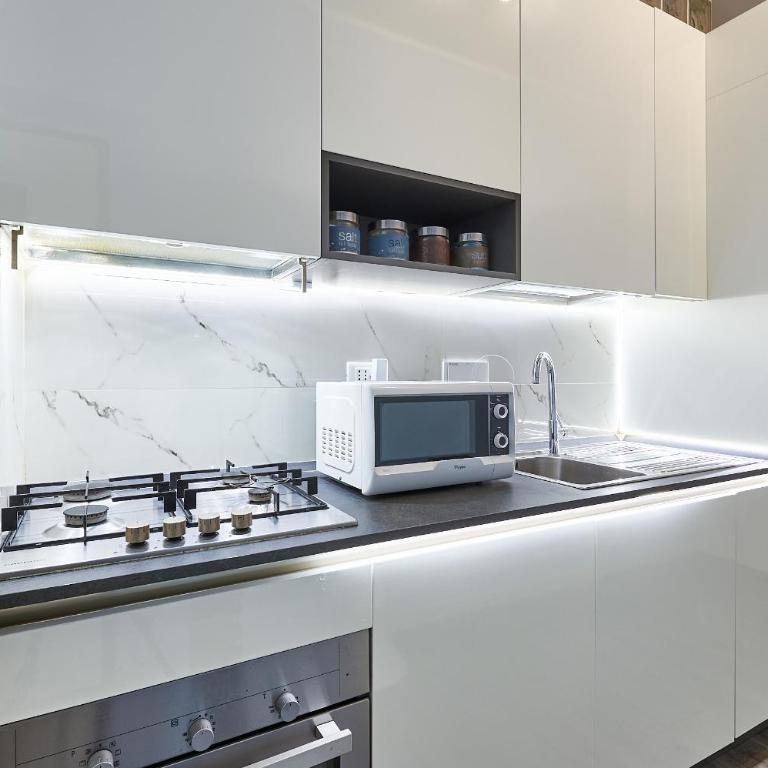 - Modern & Bright Apartment - 10 Min colosseum - Metro San Giovanni - Appartamento - 7