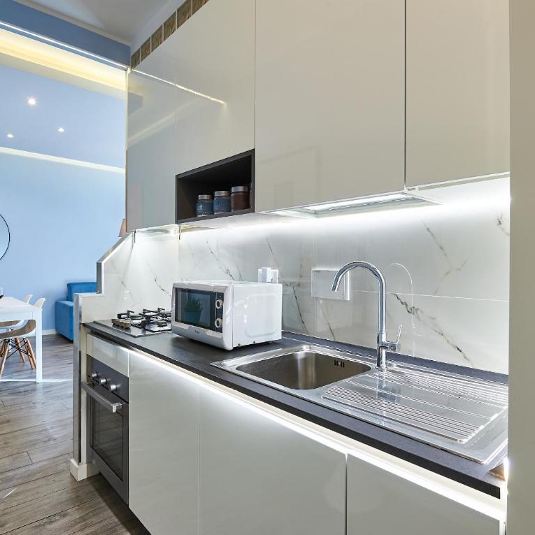 - Modern & Bright Apartment - 10 Min colosseum - Metro San Giovanni - Appartamento - 14
