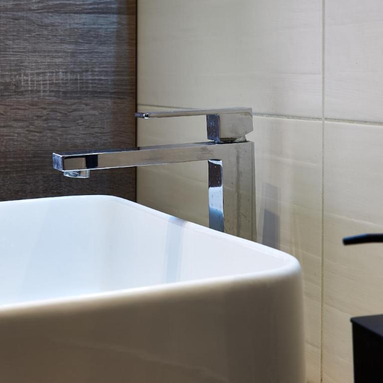 - Modern & Bright Apartment - 10 Min colosseum - Metro San Giovanni - Appartamento - 39