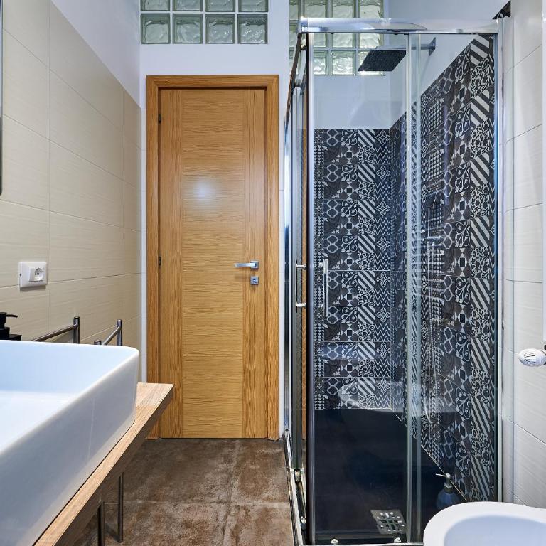 - Modern & Bright Apartment - 10 Min colosseum - Metro San Giovanni - Appartamento - 43