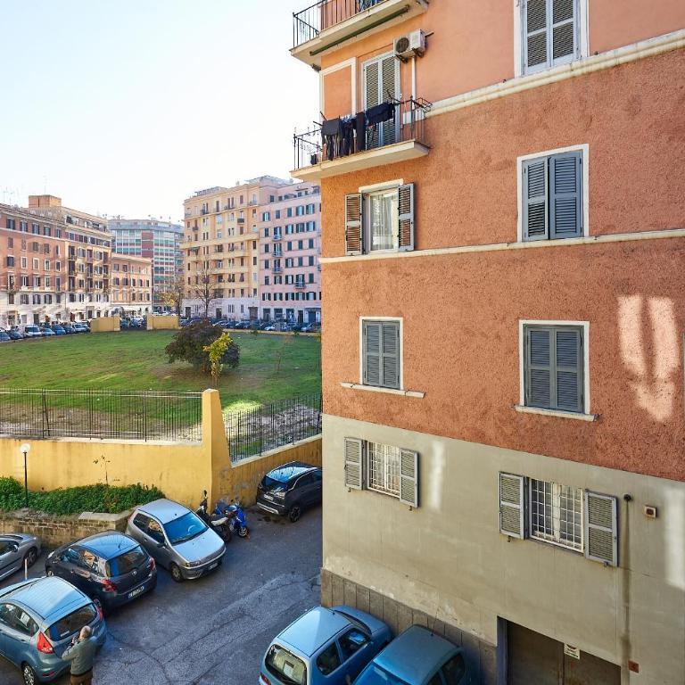 - Modern & Bright Apartment - 10 Min colosseum - Metro San Giovanni - Appartamento - 48