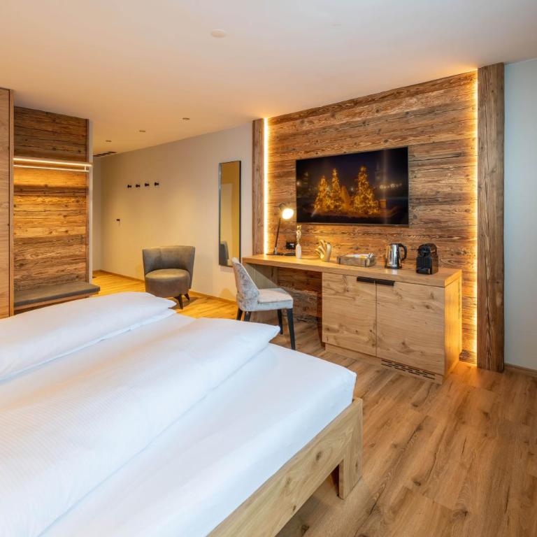 Mountain Lodge - Deluxe Doppelzimmer mit Balkon - 8
