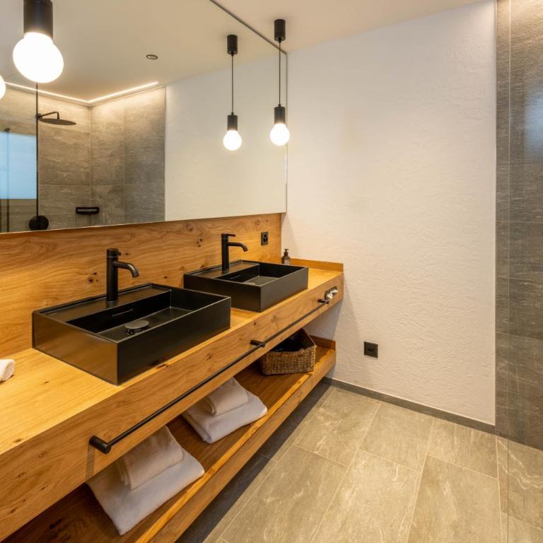 Mountain Lodge - Deluxe Doppelzimmer mit Balkon - 9