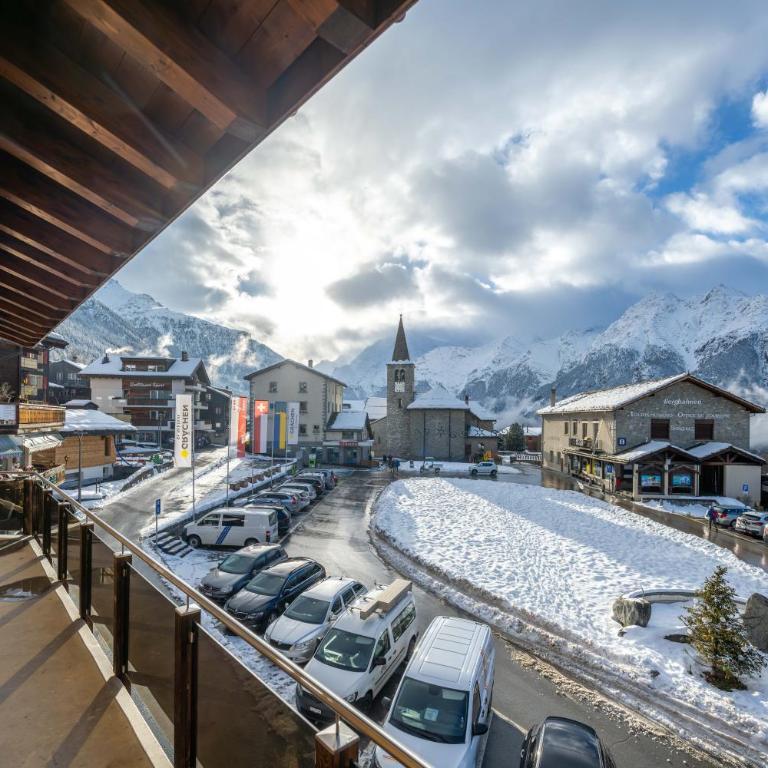 Mountain Lodge - Deluxe Doppelzimmer mit Balkon - 12