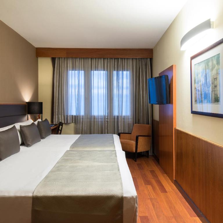 Catalonia Diagonal Centro - Family Room (2 Adults + 2 Children) - 1