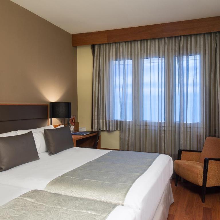 Catalonia Diagonal Centro - Family Room (2 Adults + 2 Children) - 2