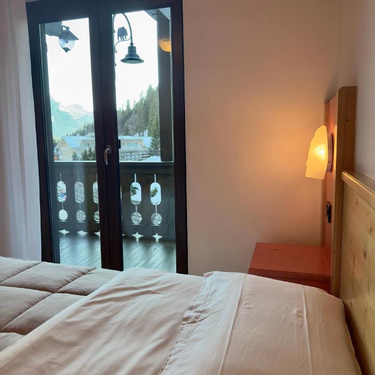 Hotel Zeni - Camera Matrimoniale con Vista Montagna - 10