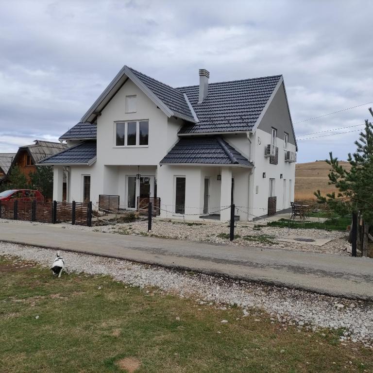 TORNIK MANOR apartments - One-Bedroom Apartment - 2