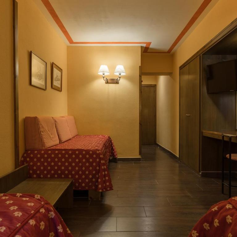 Hotel Aran La Abuela - Habitación Triple sin vistas (3 adultos) - 4