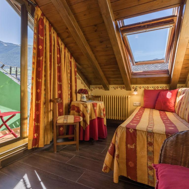 Hotel Aran La Abuela - Habitación Familiar (2 adultos y 2 niños) - 1