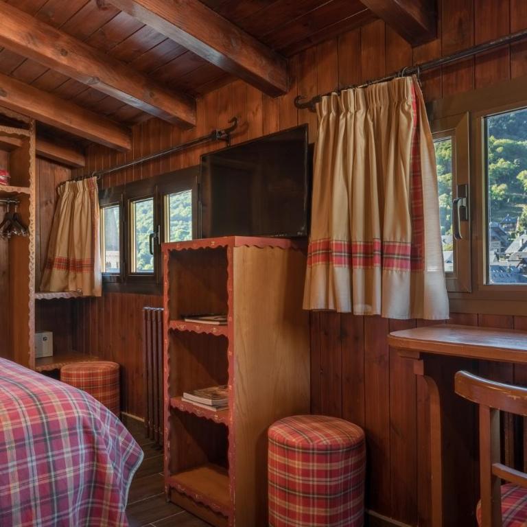 Hotel Aran La Abuela - Habitación Familiar (2 adultos y 2 niños) - 8