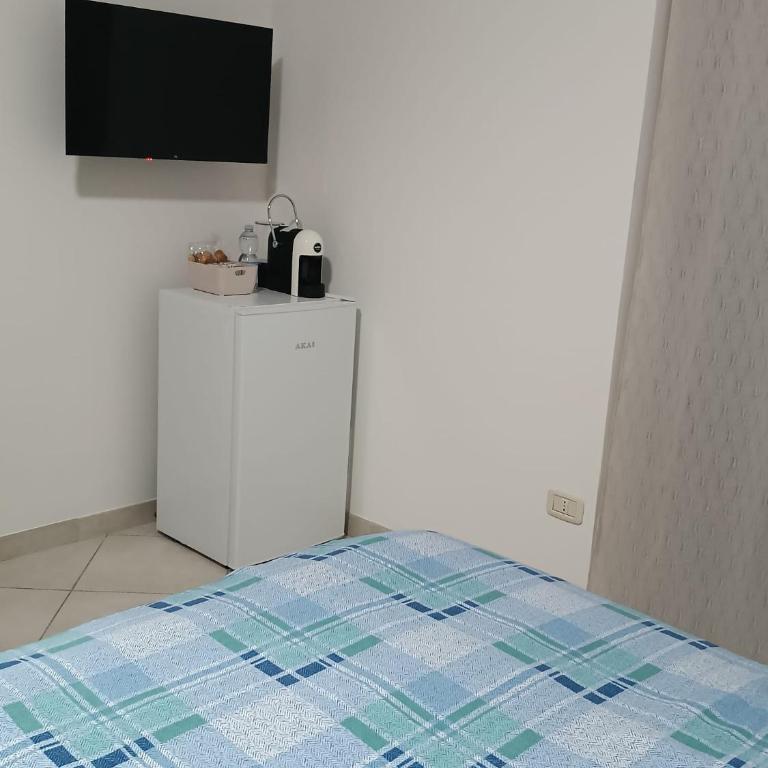 B&B "LE LUCI" SUPER CAMERA IN ATTICO interno 3 rose rosse - Camera Matrimoniale - 9