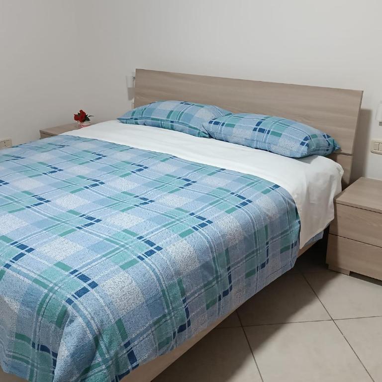 B&B "LE LUCI" CAMERA IN ATTICO SUPER VISTA interno 2 rose rosa - Double Room with Terrace - 2