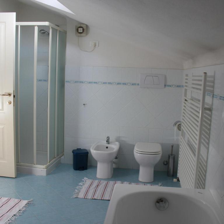 B&B Al Borgo - Camera Quadrupla con Bagno in Comune - 2