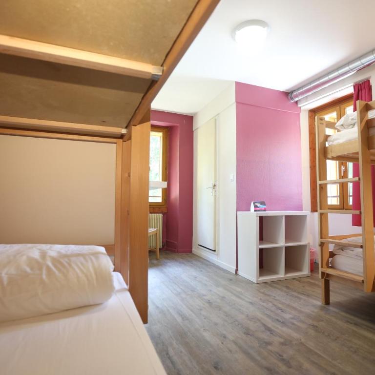 1861 Châtel Hostel - Chambre Quadruple avec Douche - 5
