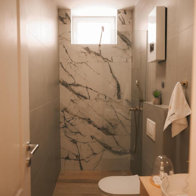 Luxury Jacuzzi Apartment - Apartman sa 1 Spavaćom Sobom - 21