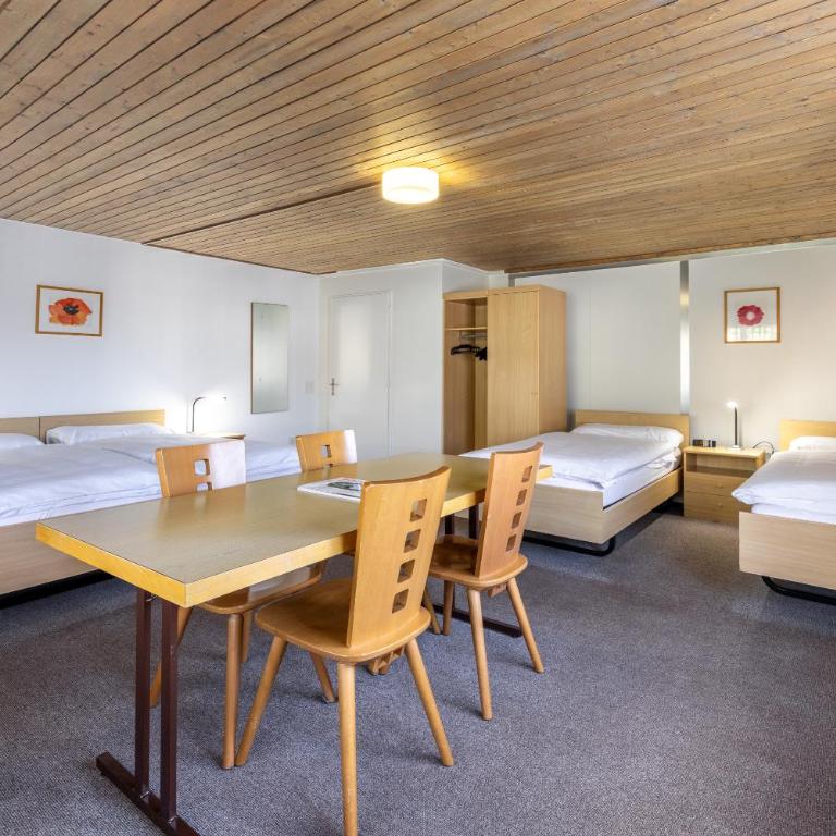 Hostel Casa Franco - Quadruple Room with Shared Bathroom - 4