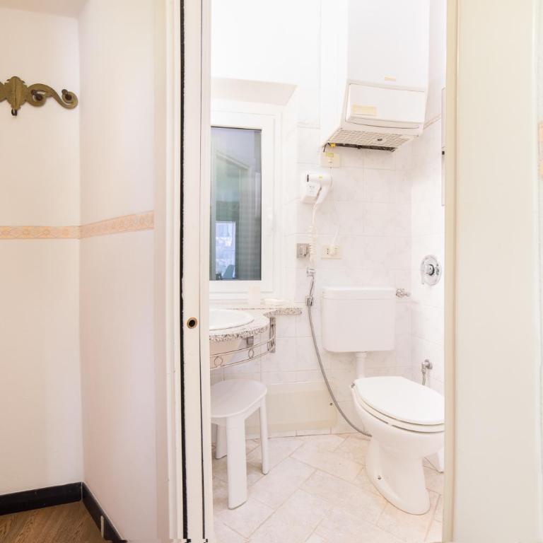 The Vernazza Main Plaza - Rooms & Suites - Double Room with Sea View - 7