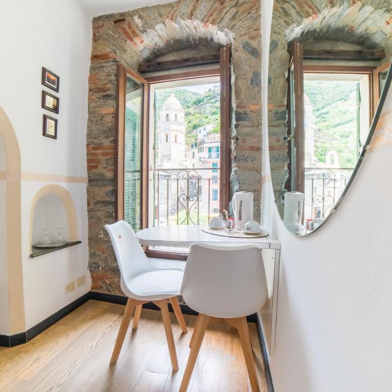 The Vernazza Main Plaza - Rooms & Suites - Double Room with Sea View - 14