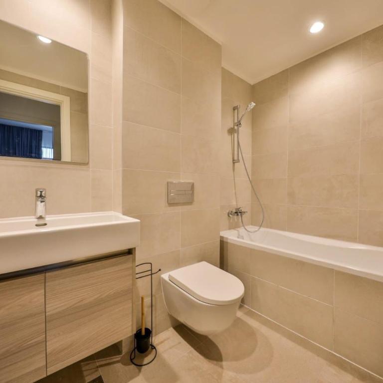 Belgrade Waterfront Apartments - Deluks Dvokrevetna Soba sa Bračnim Krevetom i Balkonom - 5