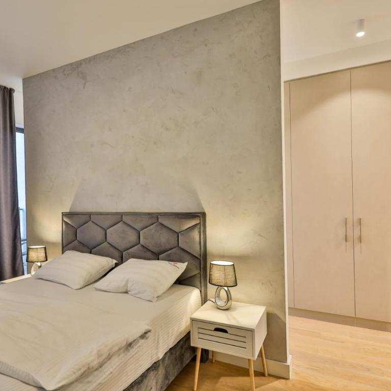 Belgrade Waterfront Apartments - Deluks Dvokrevetna Soba sa Bračnim Krevetom i Balkonom - 4