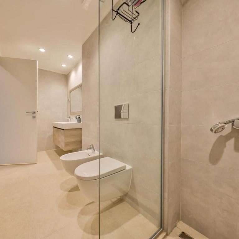 Belgrade Waterfront Apartments - Deluks Dvokrevetna Soba sa Bračnim Krevetom i Balkonom - 6