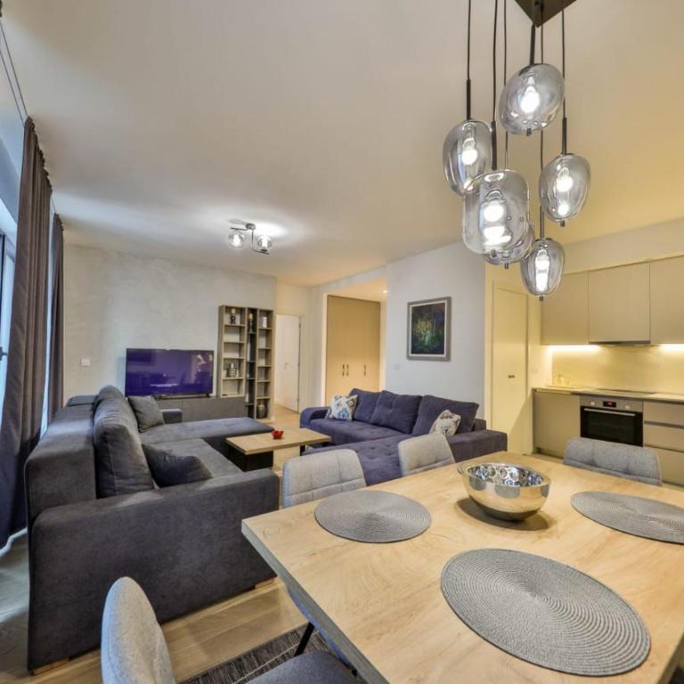 Belgrade Waterfront Apartments - Deluks Dvokrevetna Soba sa Bračnim Krevetom i Balkonom - 13