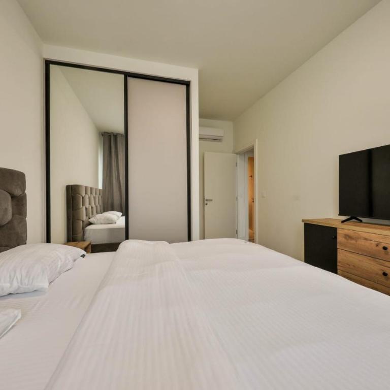 Gates of Belgrade - Deluks Dvokrevetna Soba sa Bračnim Krevetom i Balkonom - 2