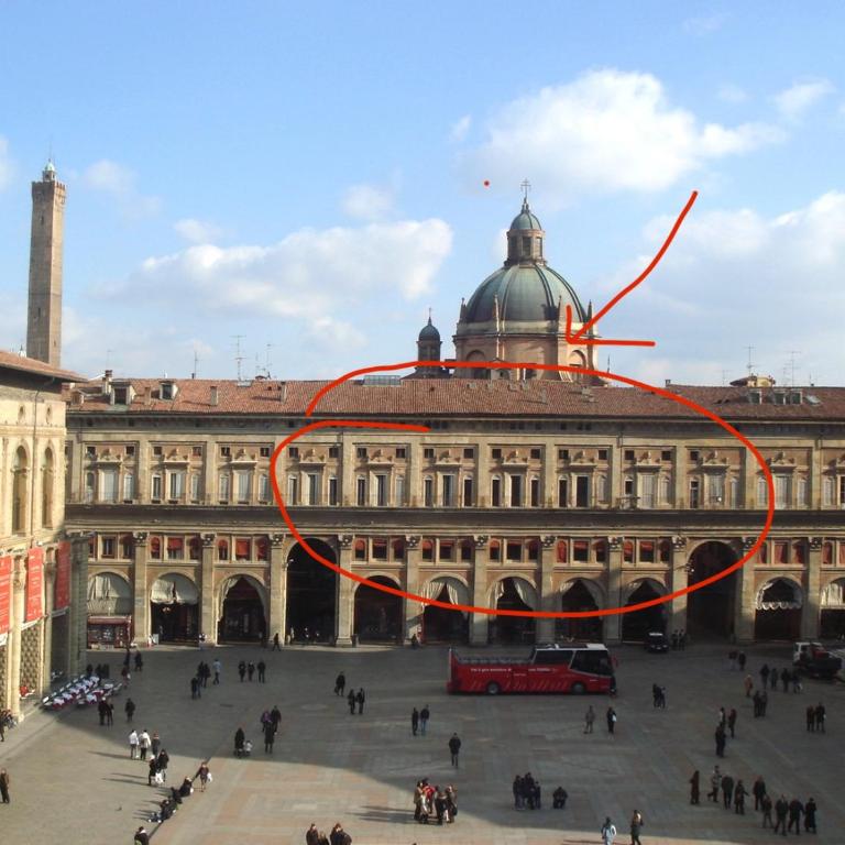 Urbanicooh Garisenda - Piazza Maggiore View - Three-Bedroom Apartment - 27