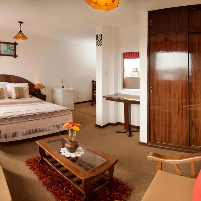 Hotel Benavides - Double Room with Balcony - 1