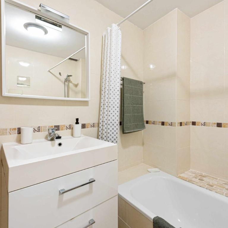 Apt. Historic Center Málaga free Parking - Apartamento de 1 dormitorio - 9