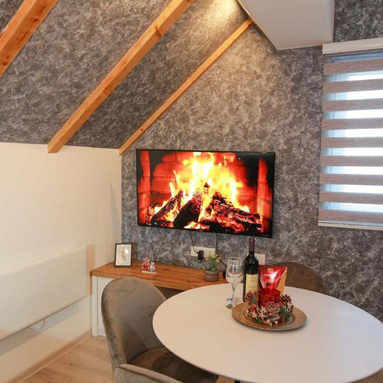 HILLSIDE Apartments - Apartment - 7