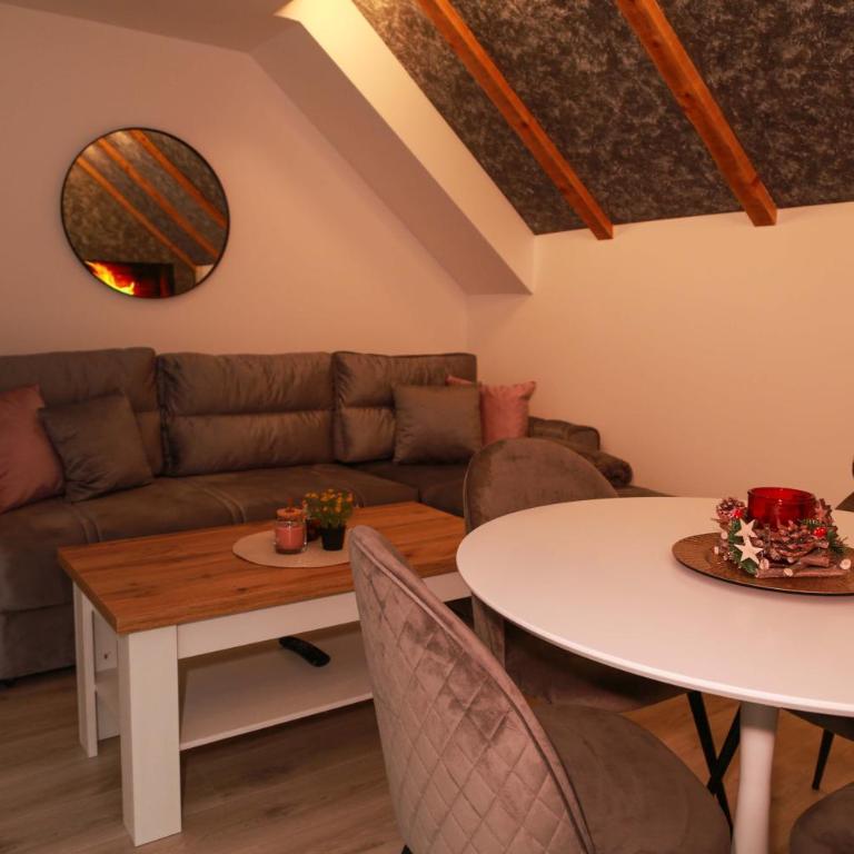 HILLSIDE Apartments - Apartment - 8