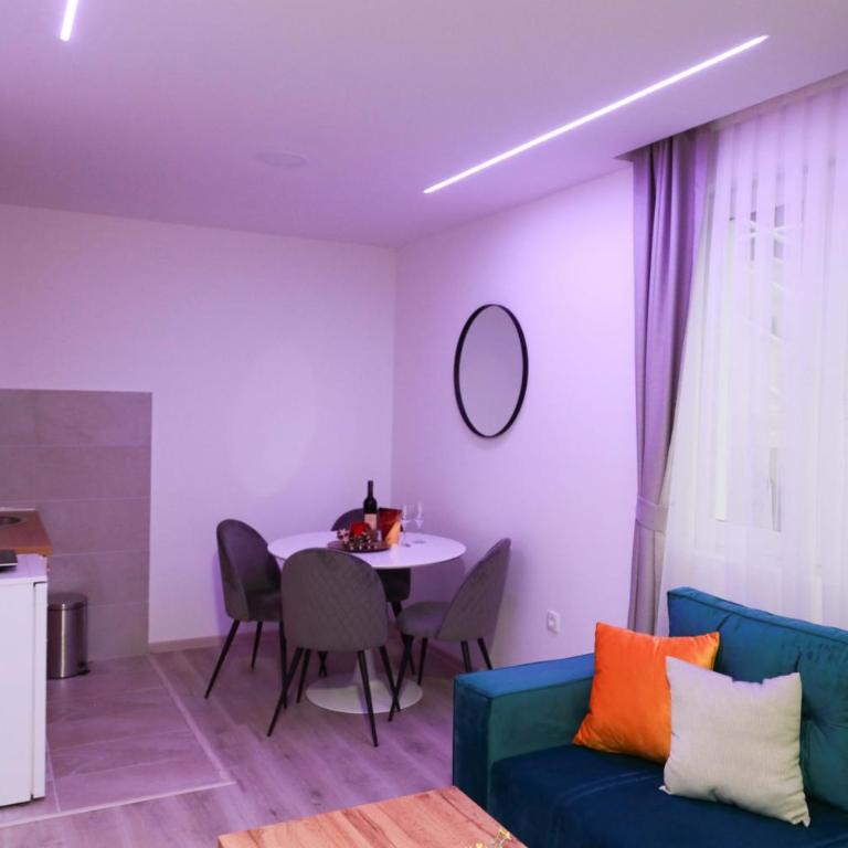 HILLSIDE Apartments - One-Bedroom Apartment - 16