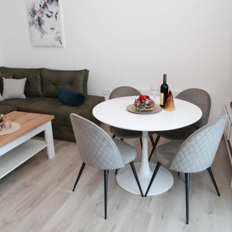 HILLSIDE Apartments - Apartment - 16