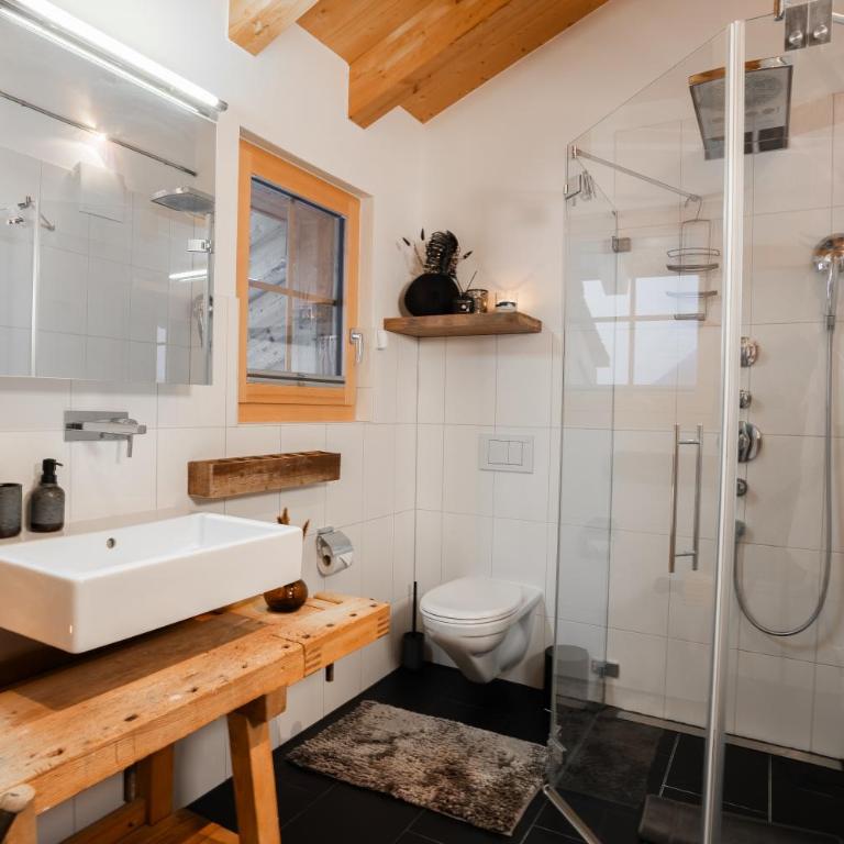 Chalet Marmo by HomeFlow - Superior Chalet - 14