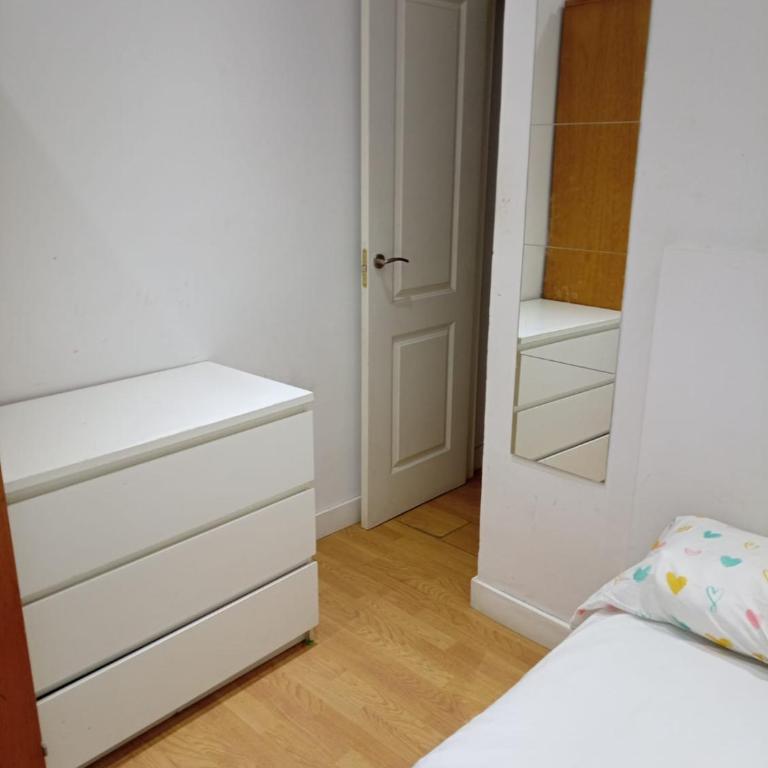 Apartamento cerca de Goya con 2 dormitorios - Two-Bedroom Apartment - 1