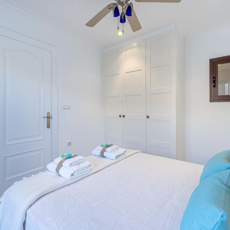 797 HOLIDAY RENTALS- Renovado piso en el paseo maritimo fuengirola - Apartment - 9
