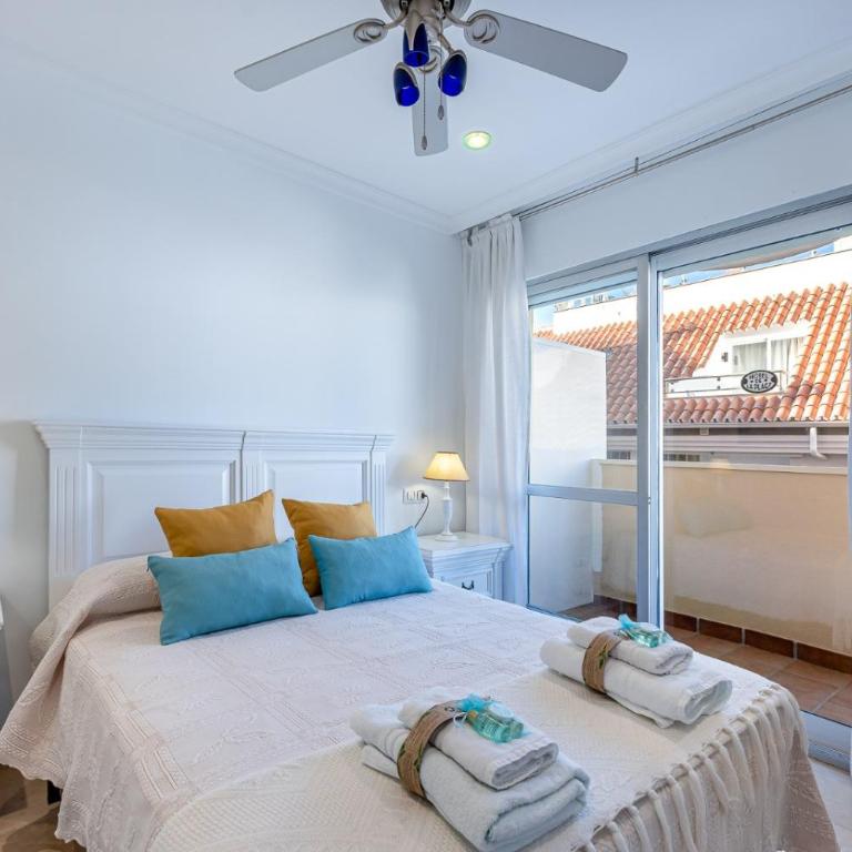 797 HOLIDAY RENTALS- Renovado piso en el paseo maritimo fuengirola - Apartment - 14