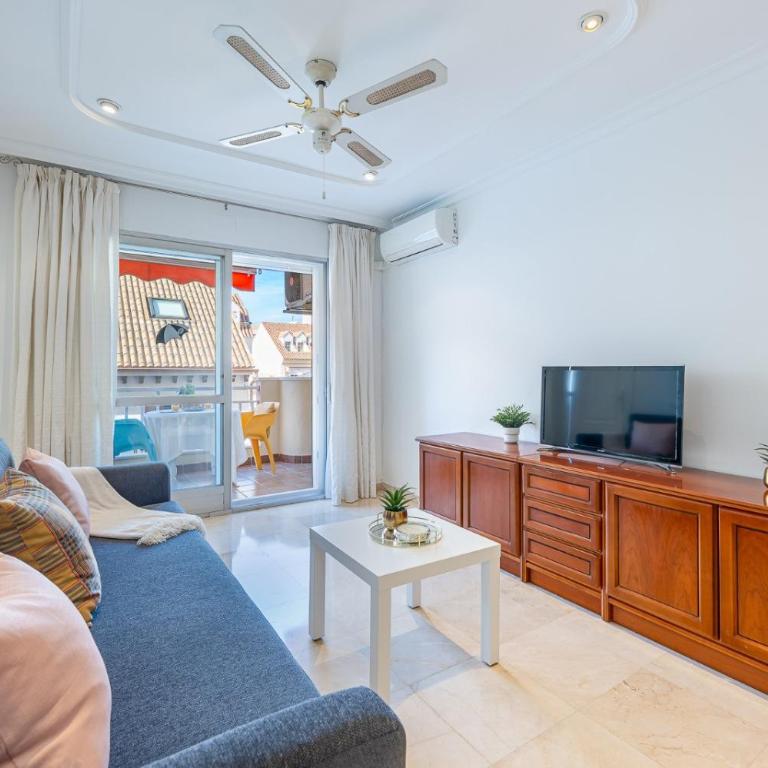 797 HOLIDAY RENTALS- Renovado piso en el paseo maritimo fuengirola - Apartment - 15