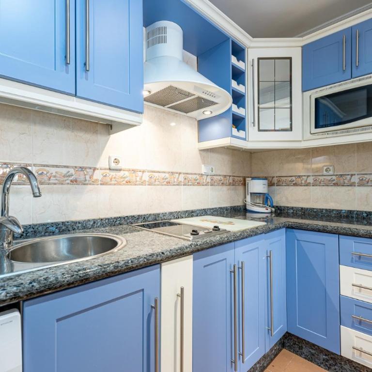 797 HOLIDAY RENTALS- Renovado piso en el paseo maritimo fuengirola - Apartment - 18