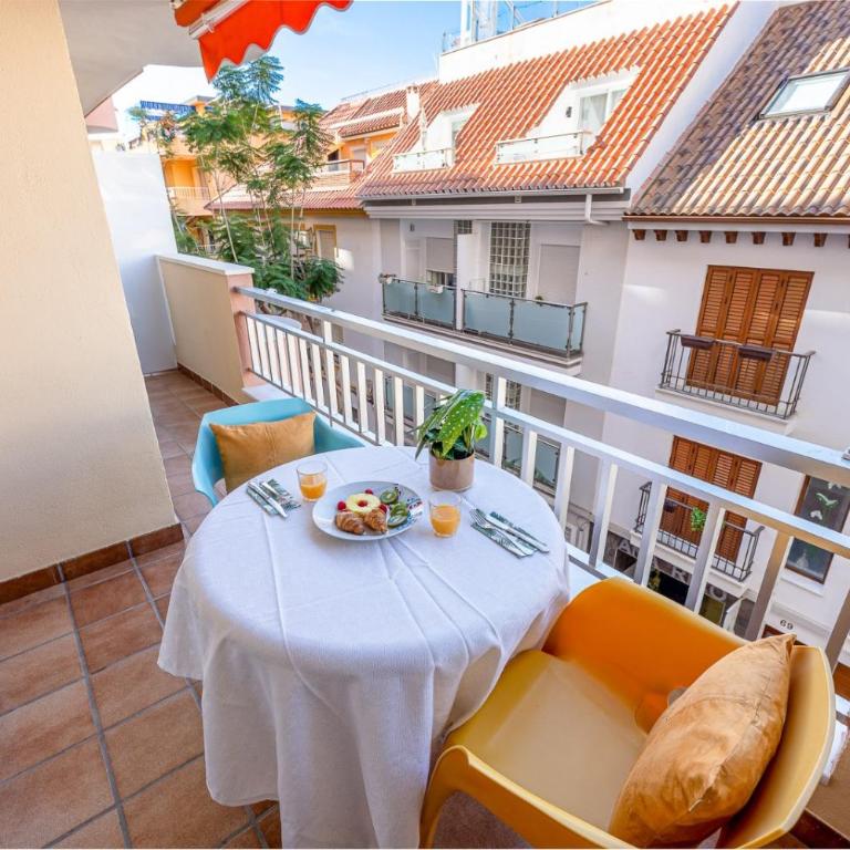 797 HOLIDAY RENTALS- Renovado piso en el paseo maritimo fuengirola - Apartment - 21