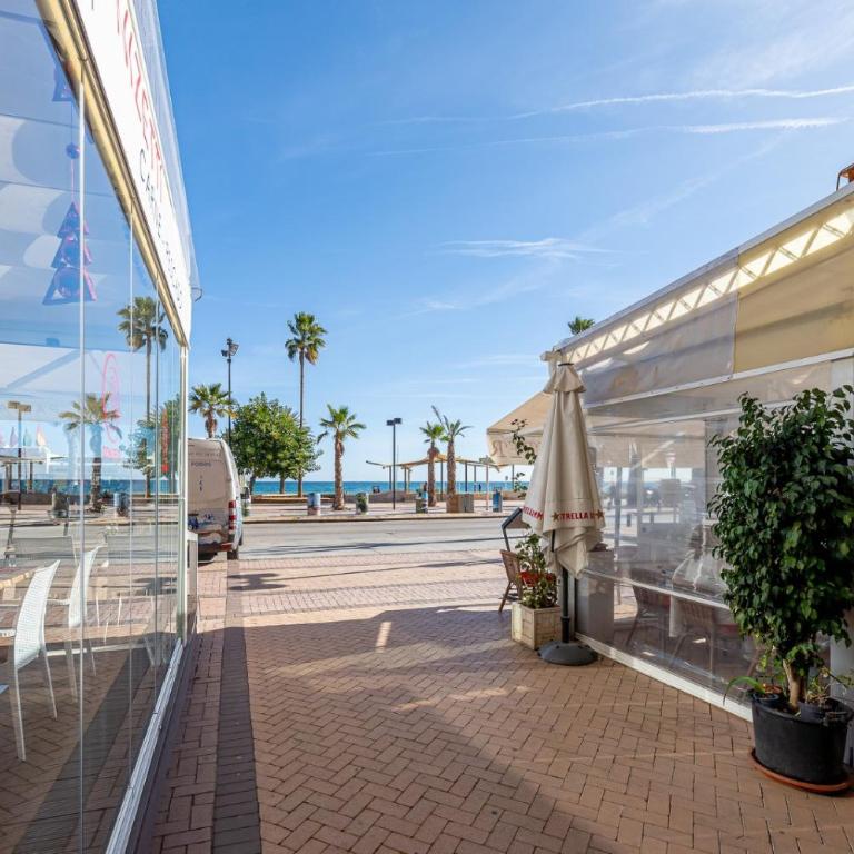797 HOLIDAY RENTALS- Renovado piso en el paseo maritimo fuengirola - Apartment - 22