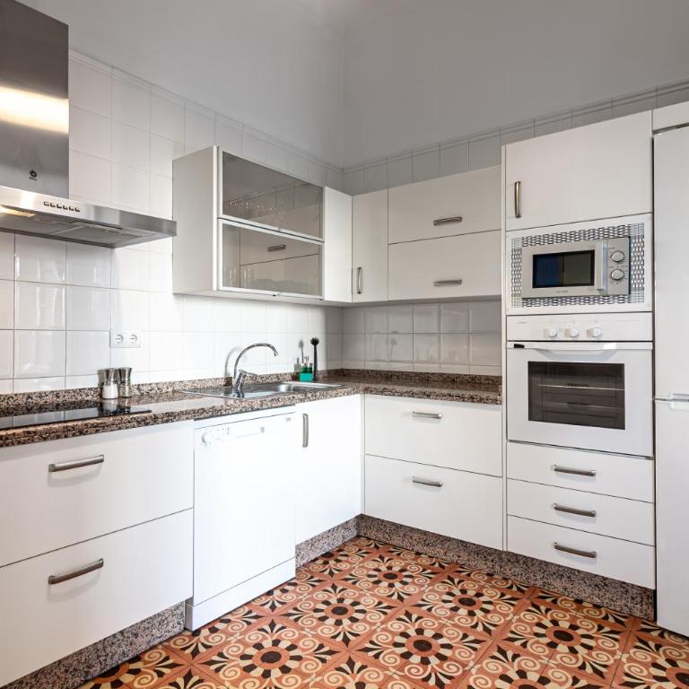 Malaga Center Flat balcony at Picasso’s home - Apartamento Superior - 16